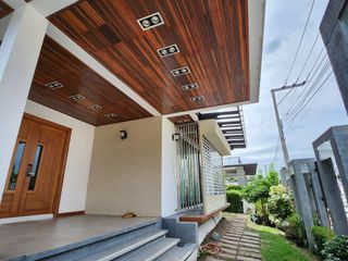 For sale 9 ベッドルーム house in Phra Khanong, Bangkok