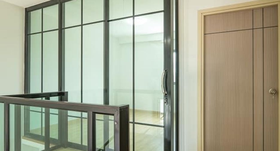À vendre 4 chambres maison à Nikhom Phatthana, Rayong