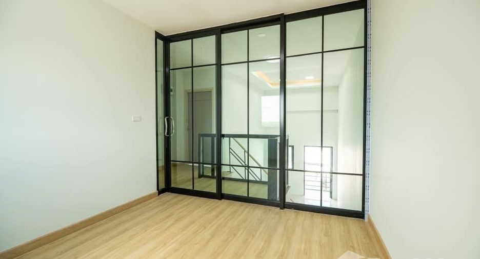 À vendre 4 chambres maison à Nikhom Phatthana, Rayong