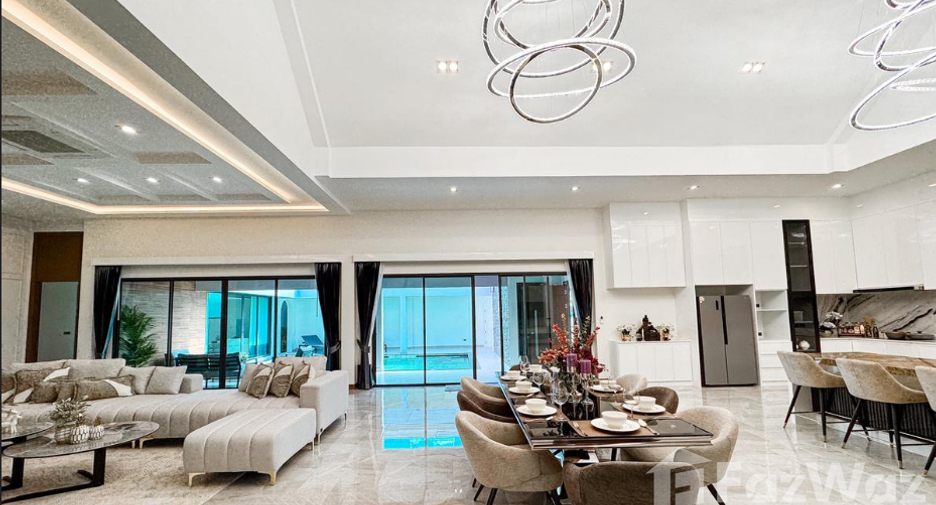 For sale 4 bedrooms villa in Bang Lamung, Chonburi