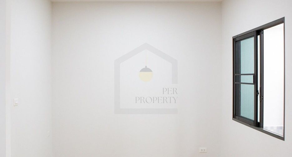 For sale 3 bedrooms townhouse in Bang Phli, Samut Prakan
