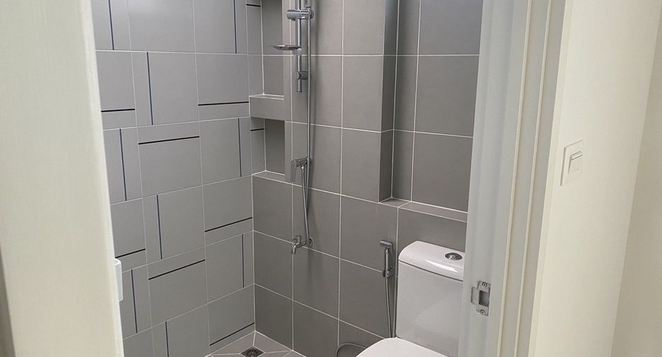 For rent 3 bedrooms townhouse in Mueang Pathum Thani, Pathum Thani