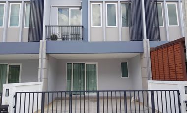 出租 4 卧室 联排别墅 在 Bang Yai, Nonthaburi
