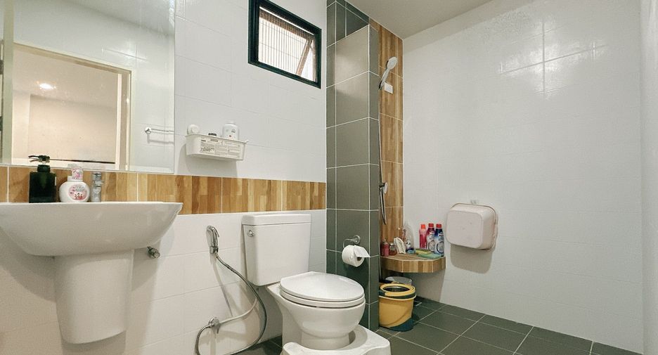 Haus zum Kauf mit 4 Zimmer in Mueang Nonthaburi, Nonthaburi