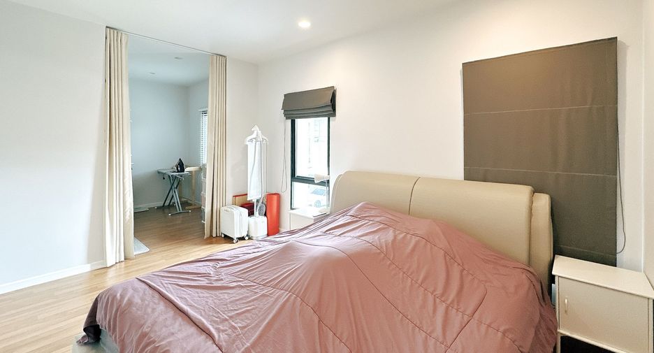 Haus zum Kauf mit 4 Zimmer in Mueang Nonthaburi, Nonthaburi
