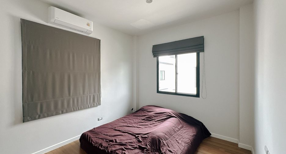 For sale 4 bedrooms house in Mueang Nonthaburi, Nonthaburi