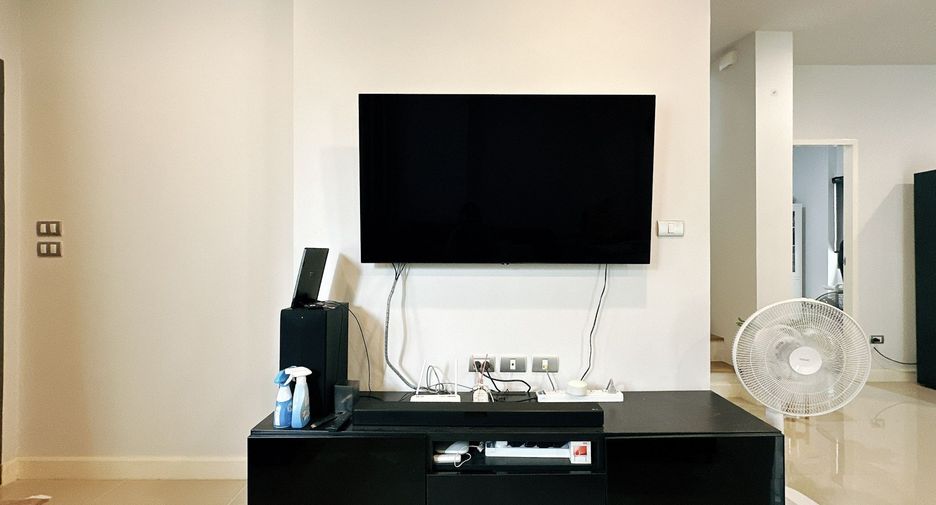 Haus zum Kauf mit 4 Zimmer in Mueang Nonthaburi, Nonthaburi