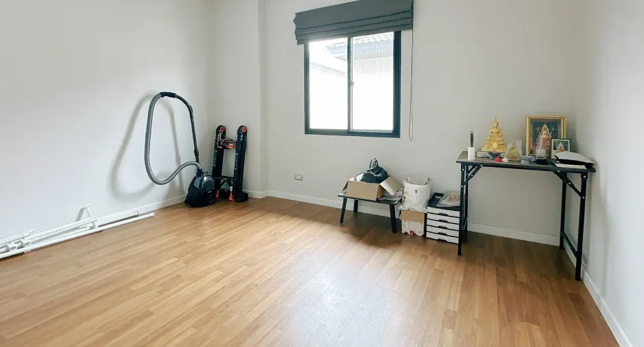 Haus zum Kauf mit 4 Zimmer in Mueang Nonthaburi, Nonthaburi