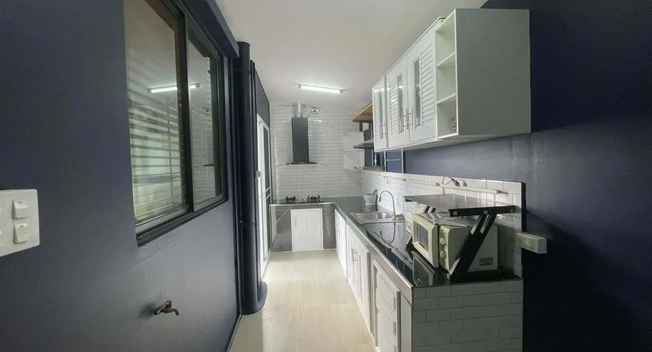 Casa adosada en alquiler de 3 habitaciones en Bang Yai, Nonthaburi