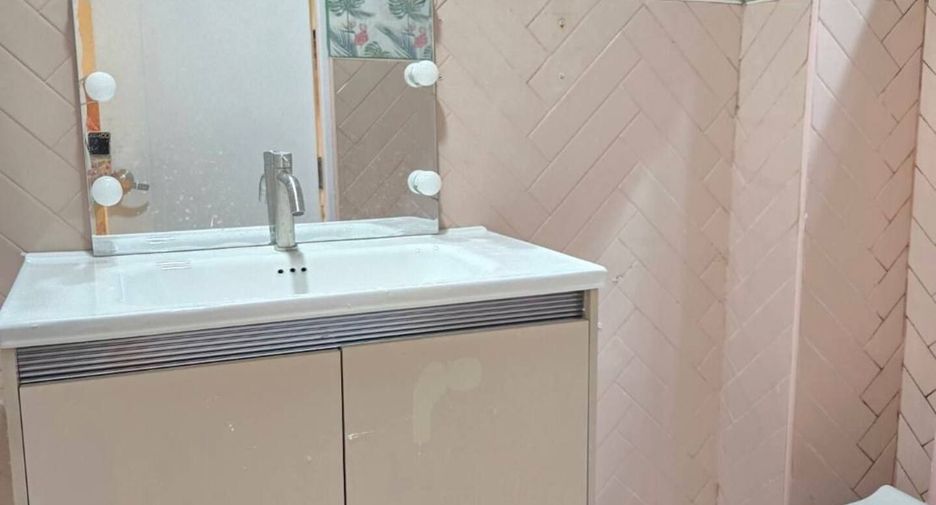 For rent 2 bedrooms townhouse in Mueang Nonthaburi, Nonthaburi