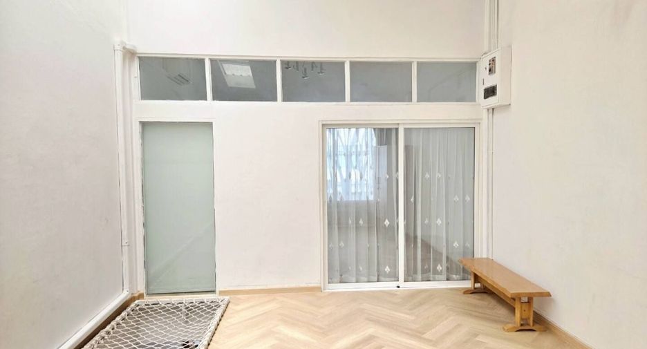 For rent 2 bedrooms townhouse in Mueang Nonthaburi, Nonthaburi
