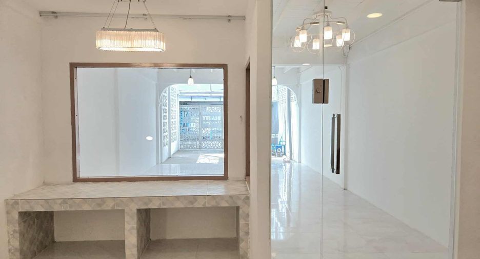 For rent 2 bedrooms townhouse in Mueang Nonthaburi, Nonthaburi