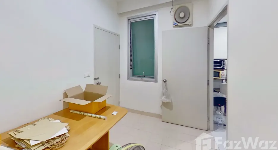 For sale 3 bedrooms condo in Watthana, Bangkok