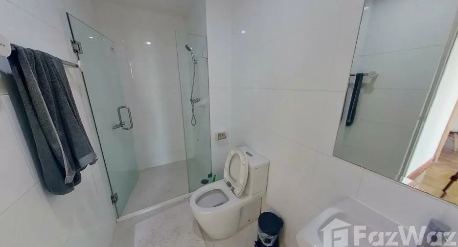 For sale 3 bedrooms condo in Watthana, Bangkok