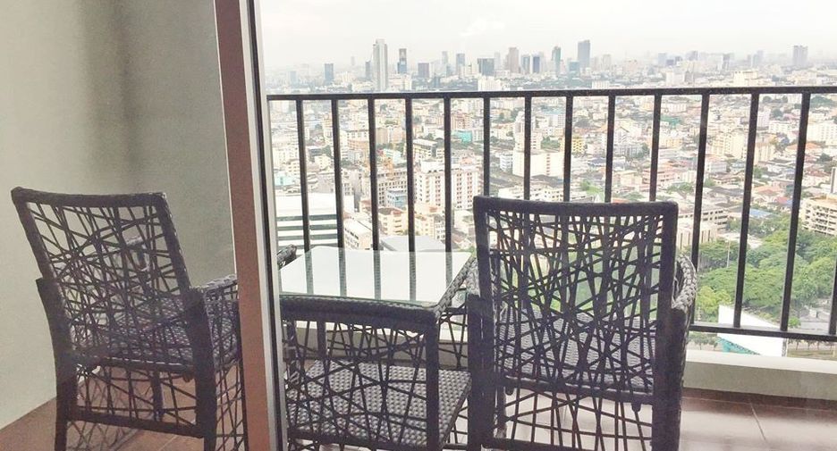 Condo en alquiler y en venta de 2 habitaciones en Huai Khwang, Bangkok