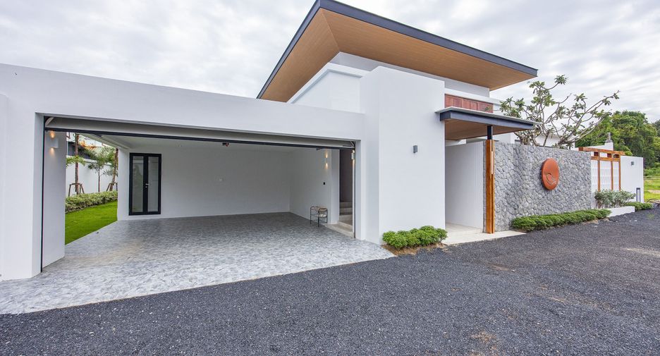 For sale 3 bedrooms villa in Mueang Phuket, Phuket