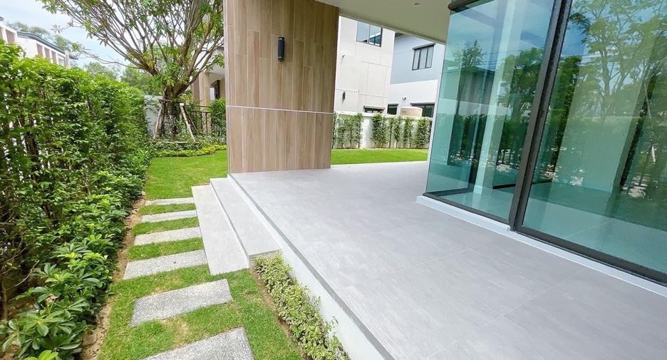 For sale 4 bedrooms house in Pak Kret, Nonthaburi