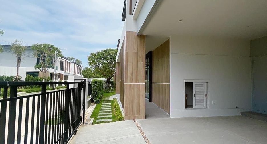For sale 4 bedrooms house in Pak Kret, Nonthaburi