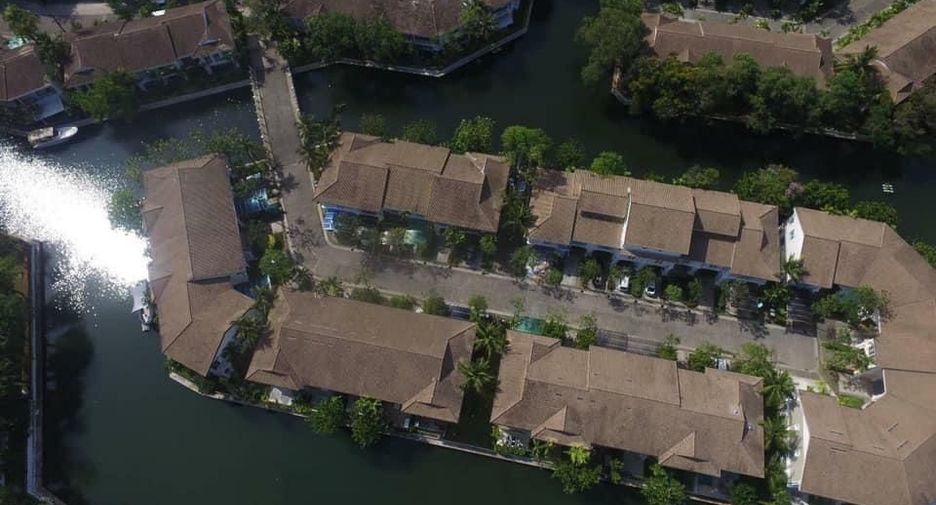 出售 2 卧室 联排别墅 在 Phuket Town, 普吉