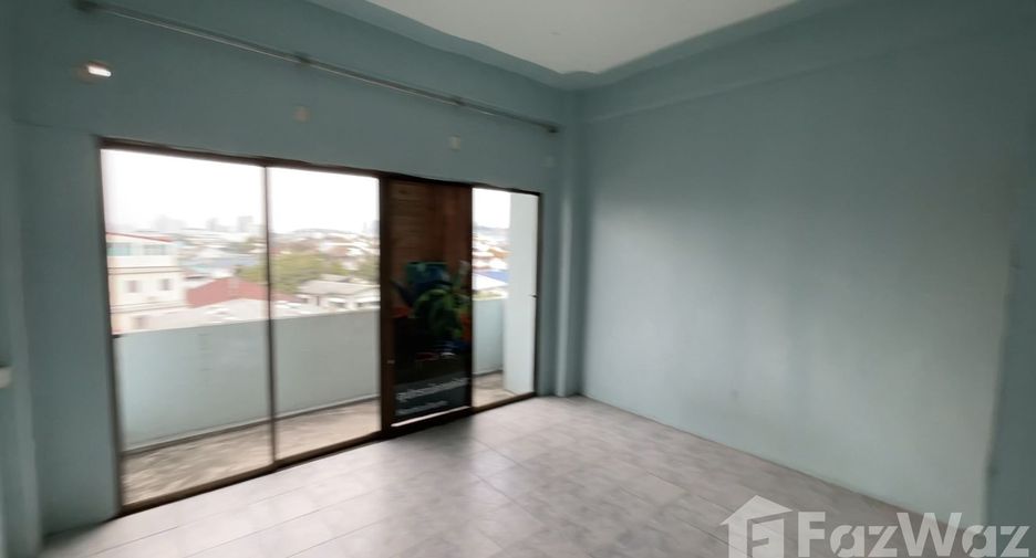 For sale 7 bedrooms retail Space in Huai Khwang, Bangkok