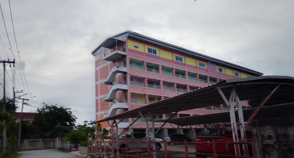 For sale 60 bedrooms hotel in Nakhon Chai Si, Nakhon Pathom