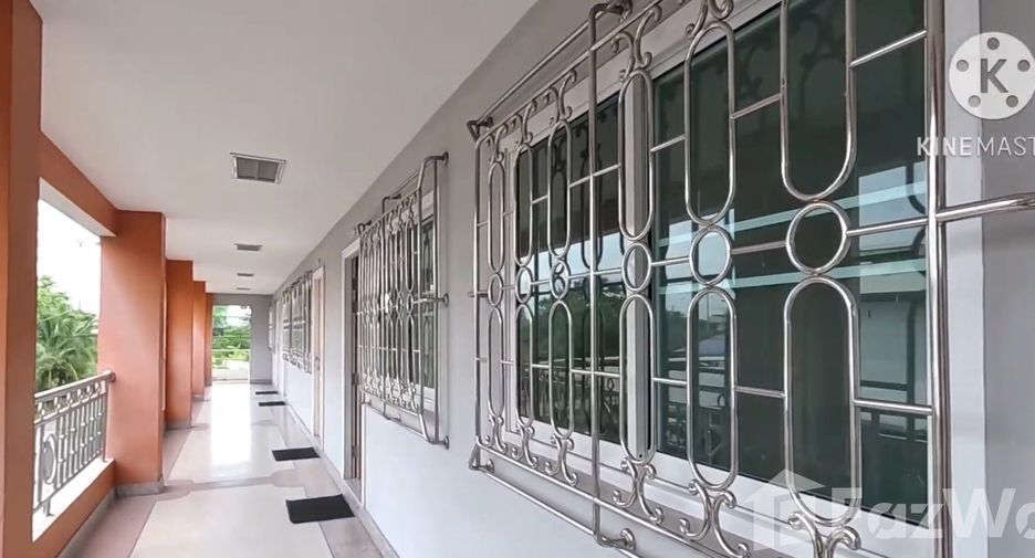 For sale 60 bedrooms hotel in Nakhon Chai Si, Nakhon Pathom