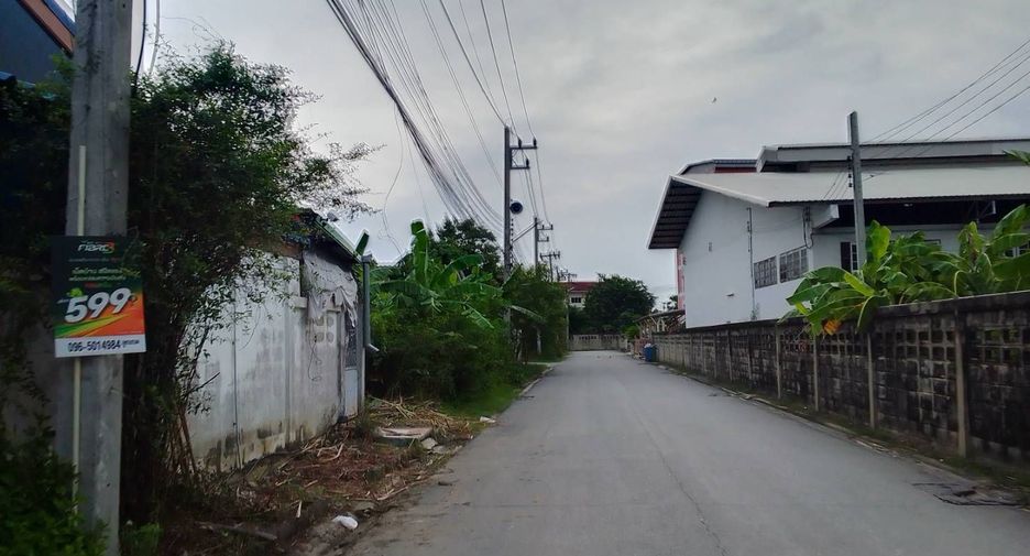 For sale 60 bedrooms hotel in Nakhon Chai Si, Nakhon Pathom