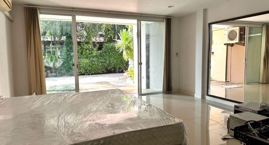 For sale 3 bedrooms retail Space in Thalang, Phuket