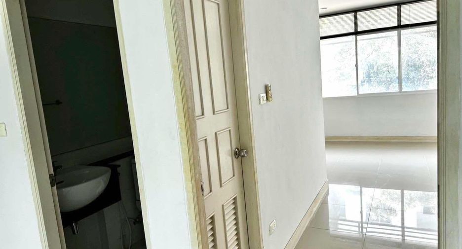 For sale 3 bedrooms retail Space in Thalang, Phuket