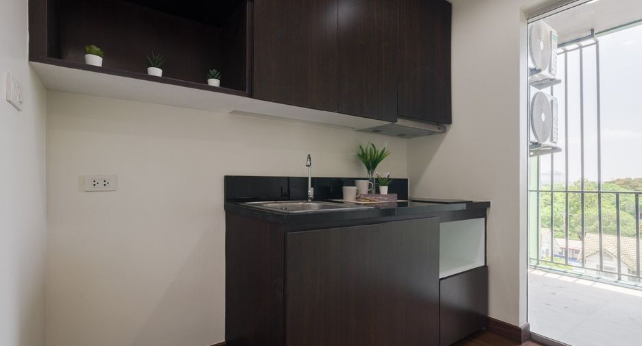 For sale 1 bed condo in Khan Na Yao, Bangkok