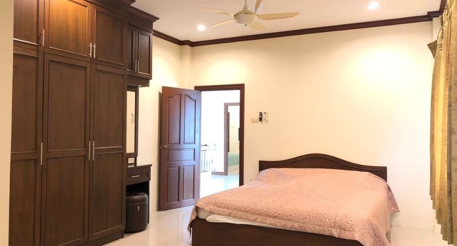 For rent 5 bedrooms house in Huay Yai, Pattaya