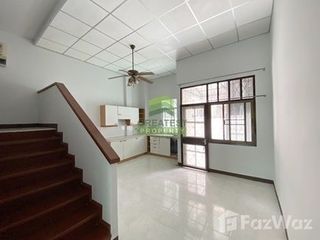出售 4 卧室 联排别墅 在 Sam Phran, Nakhon Pathom
