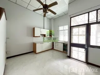 出售 4 卧室 联排别墅 在 Sam Phran, Nakhon Pathom