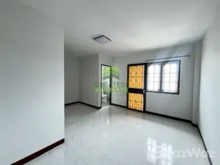出售 4 卧室 联排别墅 在 Sam Phran, Nakhon Pathom