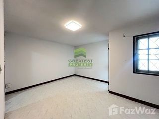 For sale 4 bedrooms townhouse in Sam Phran, Nakhon Pathom