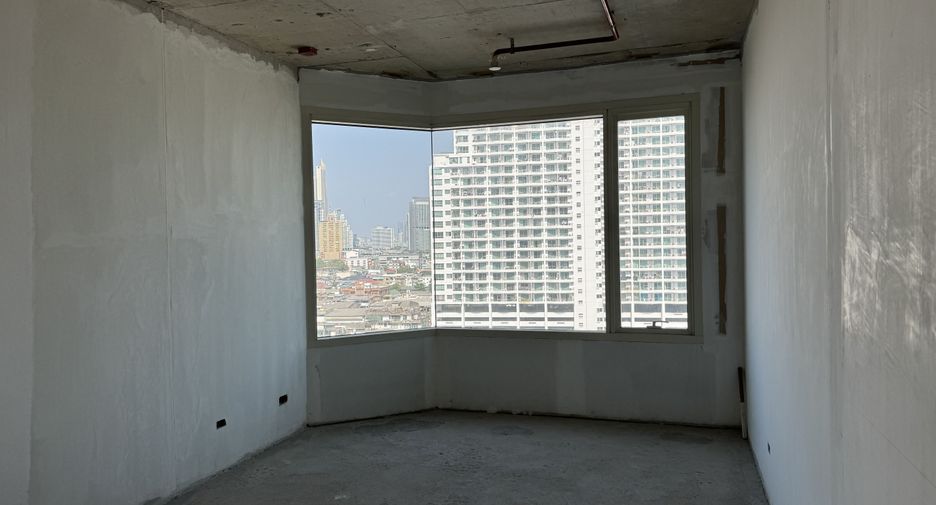 For sale 4 bedrooms condo in Bang Kho Laem, Bangkok