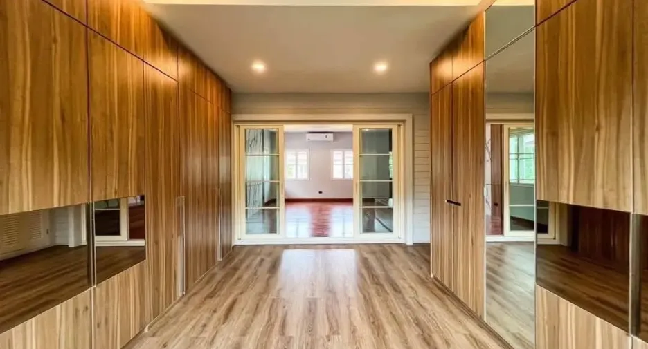 For sale 5 bedrooms villa in Mueang Phuket, Phuket
