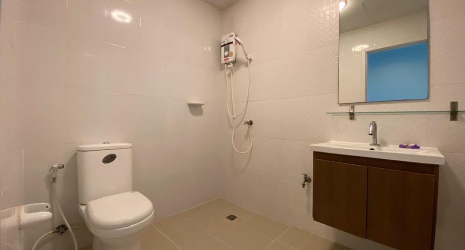 For sale 4 ベッドルーム townhouse in Suan Luang, Bangkok