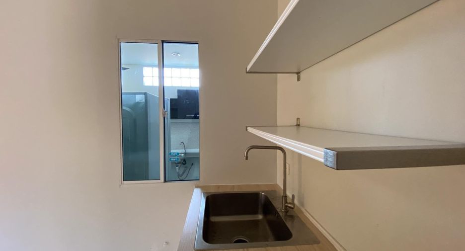 For sale 4 ベッドルーム townhouse in Suan Luang, Bangkok