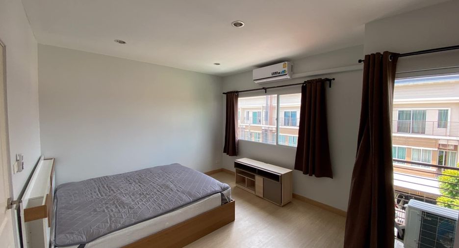 For sale 4 ベッドルーム townhouse in Suan Luang, Bangkok