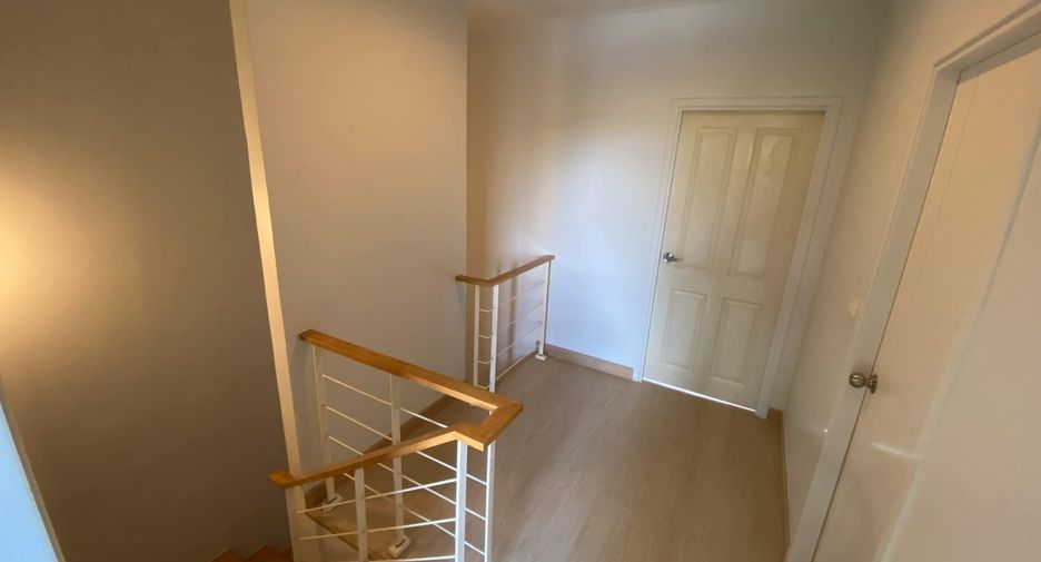 For sale 4 ベッドルーム townhouse in Suan Luang, Bangkok