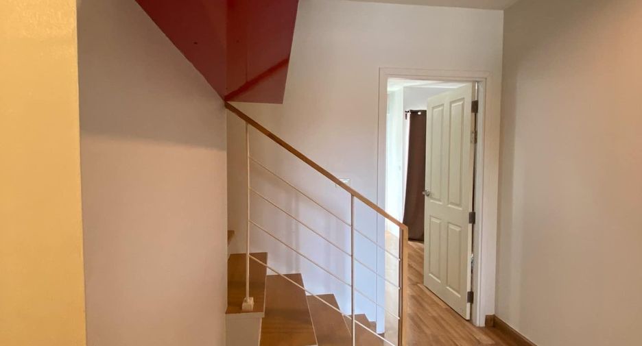 For sale 4 ベッドルーム townhouse in Suan Luang, Bangkok