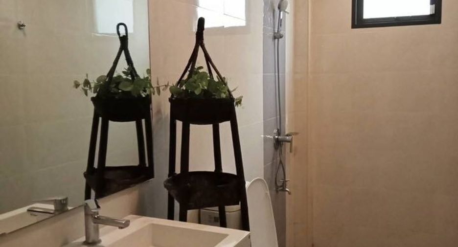 For rent 4 bedrooms house in Pak Kret, Nonthaburi