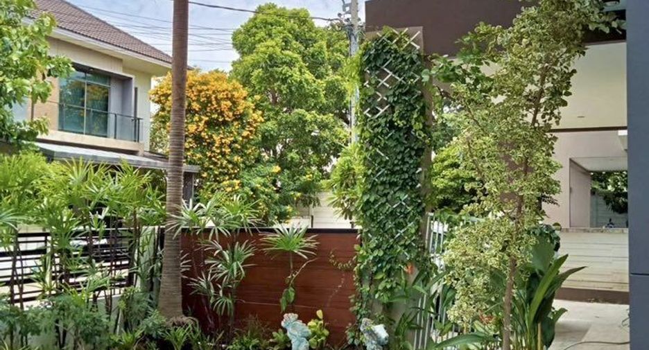 For rent 4 bedrooms house in Pak Kret, Nonthaburi