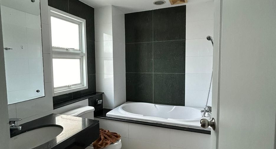 For rent 2 bedrooms condo in Kathu, Phuket