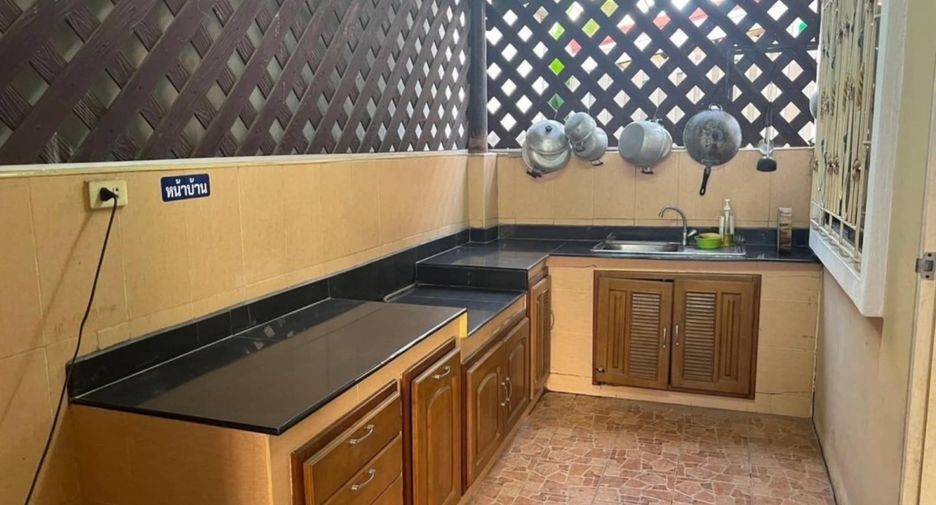 For sale 3 bedrooms house in Thung Khru, Bangkok