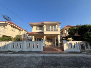 Haus zum Kauf mit 3 Zimmer in Thung Khru, Bangkok