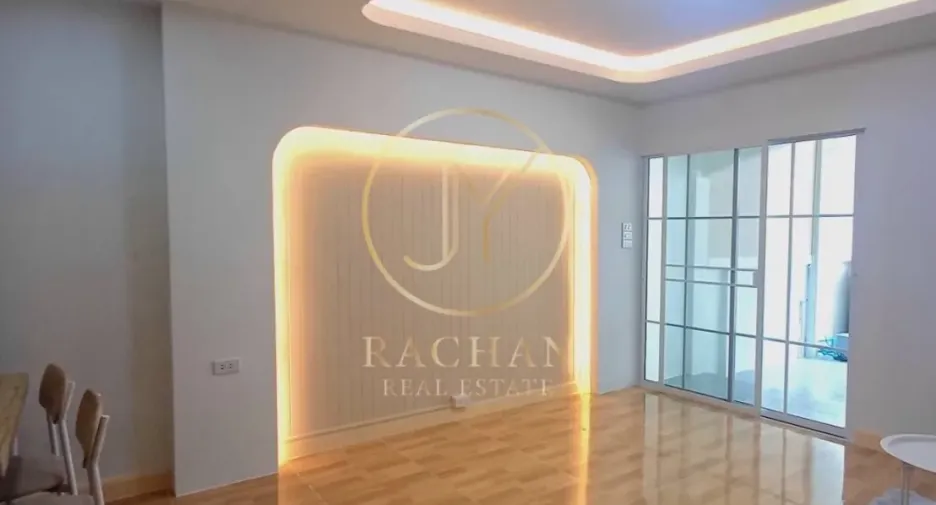 For sale 2 ベッドルーム townhouse in Sai Noi, Nonthaburi