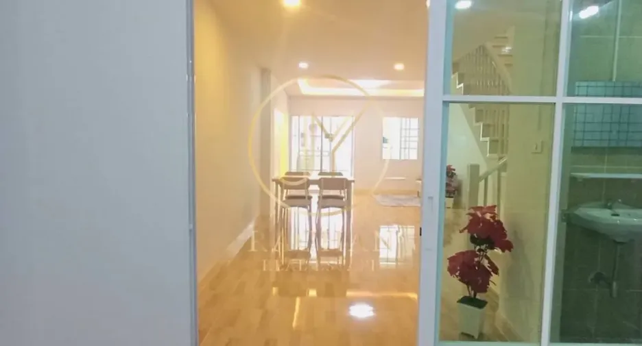 For sale 2 ベッドルーム townhouse in Sai Noi, Nonthaburi