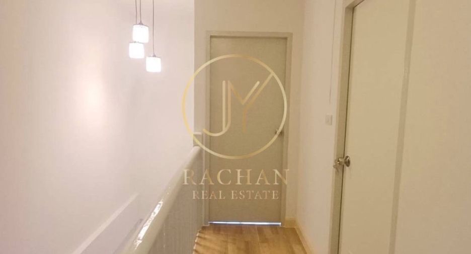 Reihenhaus zum Kauf mit 2 Zimmer in Sai Noi, Nonthaburi